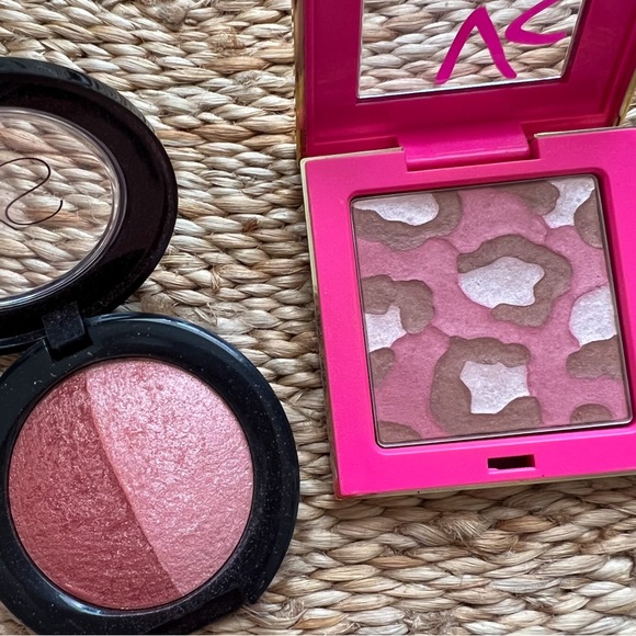 Victoria’s Secret Blush Makeup Bundle - Picture 2 of 6